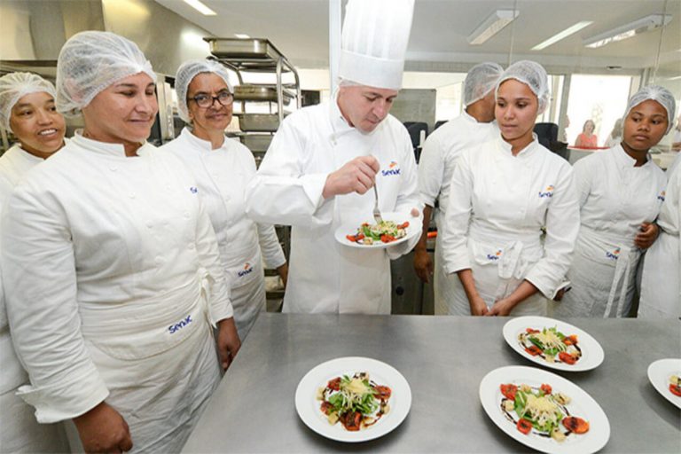 Curso de Auxiliar de Cozinha Profissionalizante – Graduação Técnica