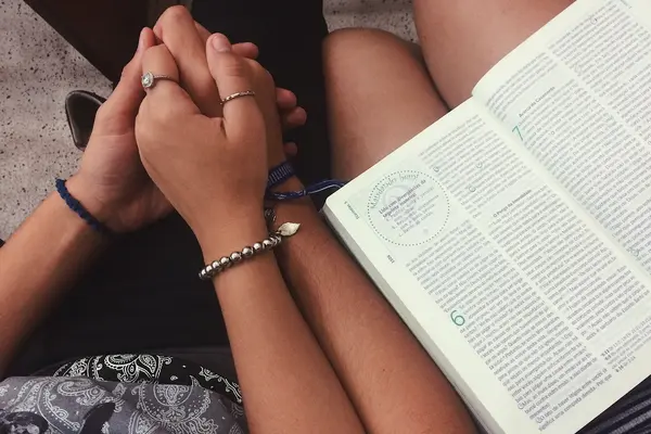 Aplicativos de Relacionamento Cristão